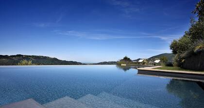 lone standing Villa, 210 m²(2260 ft²)pool, sea view, eco-friendly, EV wall box