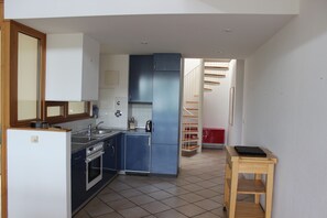 Kühlschrank, Herdplatte, Geschirrspüler