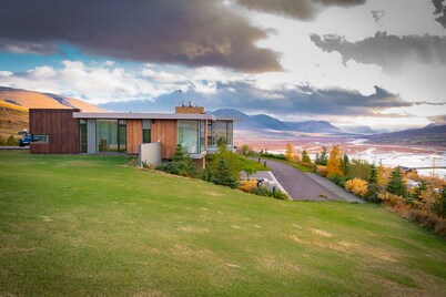 Exclusive villa opposite Akureyri