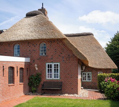 Holidays under thatch in the Stormstadt Husum 4 STARS ****