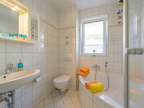 Shower - Vacation apartment Andra, Germany (Baabe)