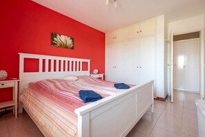 1 bedroom, in-room safe, iron/ironing board, travel cot - Well maintained private bungalow at Valle San Lorenzo - Tenerife's sunny south (Arona)
