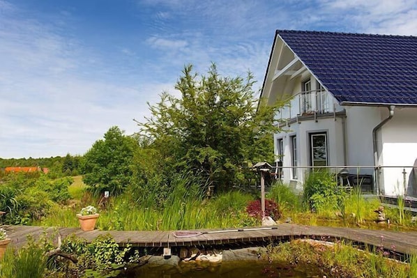 المنطقة المحيطة بالمنشأة