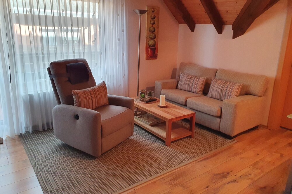 Ultra-modern furnished apartment in the beautiful Burhave