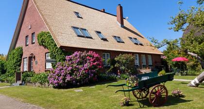 In der Gemütlichkeit eines alten reetgedeckten Bauernhauses von 1746