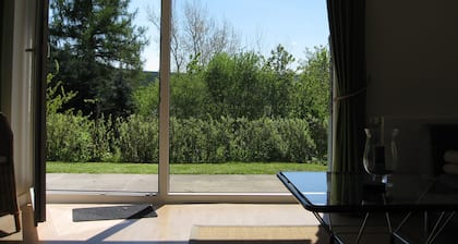 in wunderschönem Landhaus, Luxussanierung, direkt am Wald + nahe Golfplatz