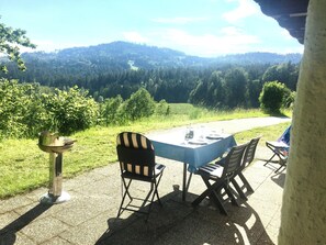 Outdoor dining - Holiday Apartment Sauna Indoor(Outdoor Pool - Near Ski Slopes | Sleeps up to 6 (Hauzenberg bei Passau)