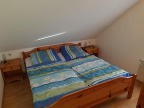 3 bedrooms, WiFi, bed sheets