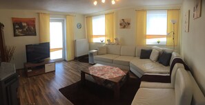 TV, fireplace - Newly renovated apartment f. d. high standards in an idyllic secluded location (Zachenberg)