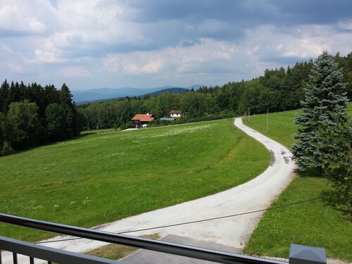 Ferienwohnung für den gehobenen Anspruch in idyllischer Alleinlage
