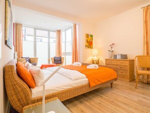 2 Schlafzimmer, Reisekinderbett, WLAN, Bettwäsche