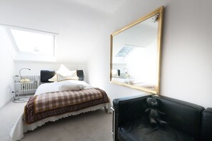 2 chambres, fer et planche à repasser, Wi-Fi, draps fournis