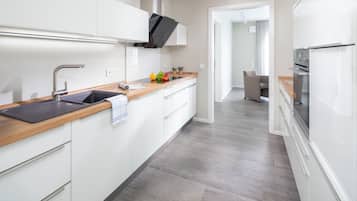 Frigorífic, forn, placa de cuina i rentaplats