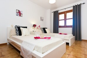 3 chambres, fer et planche à repasser, Wi-Fi