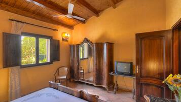 3 室のベッドルーム、アイロン / アイロン台、WiFi、ベッドシーツ