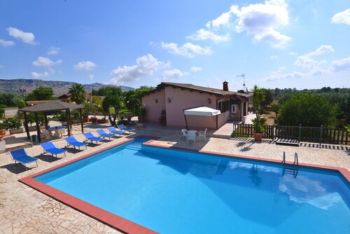 Beautiful detached and family friendly villa with private pool.