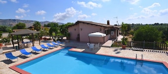Beautiful detached and family friendly villa with private pool.