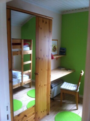 2 Schlafzimmer, Bügeleisen/Bügelbrett, kostenloses WLAN