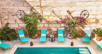 Can Caragol - modern village house with all Comfort