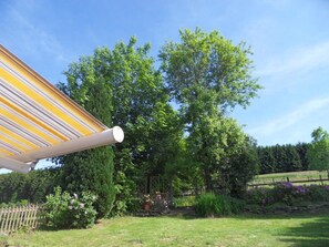 Property grounds - Large holiday home f. Nature lovers, hikers. Mountain bikers, fun pool visitors ... (Plettenberg)