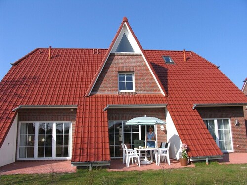Family vacation on the North Sea in a sunny vacation home, close to the beach.