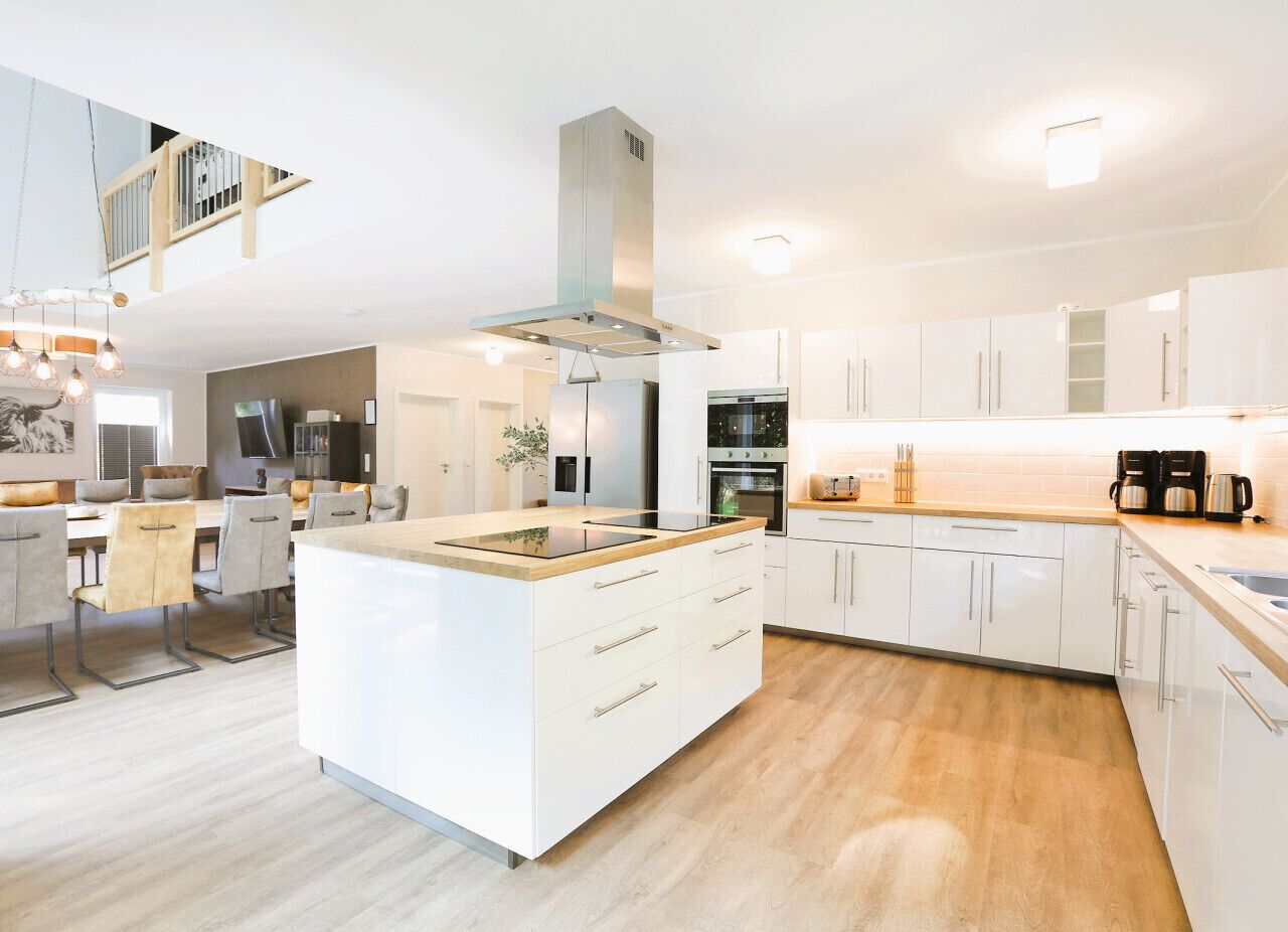 雪櫃、微波爐、焗爐、爐具