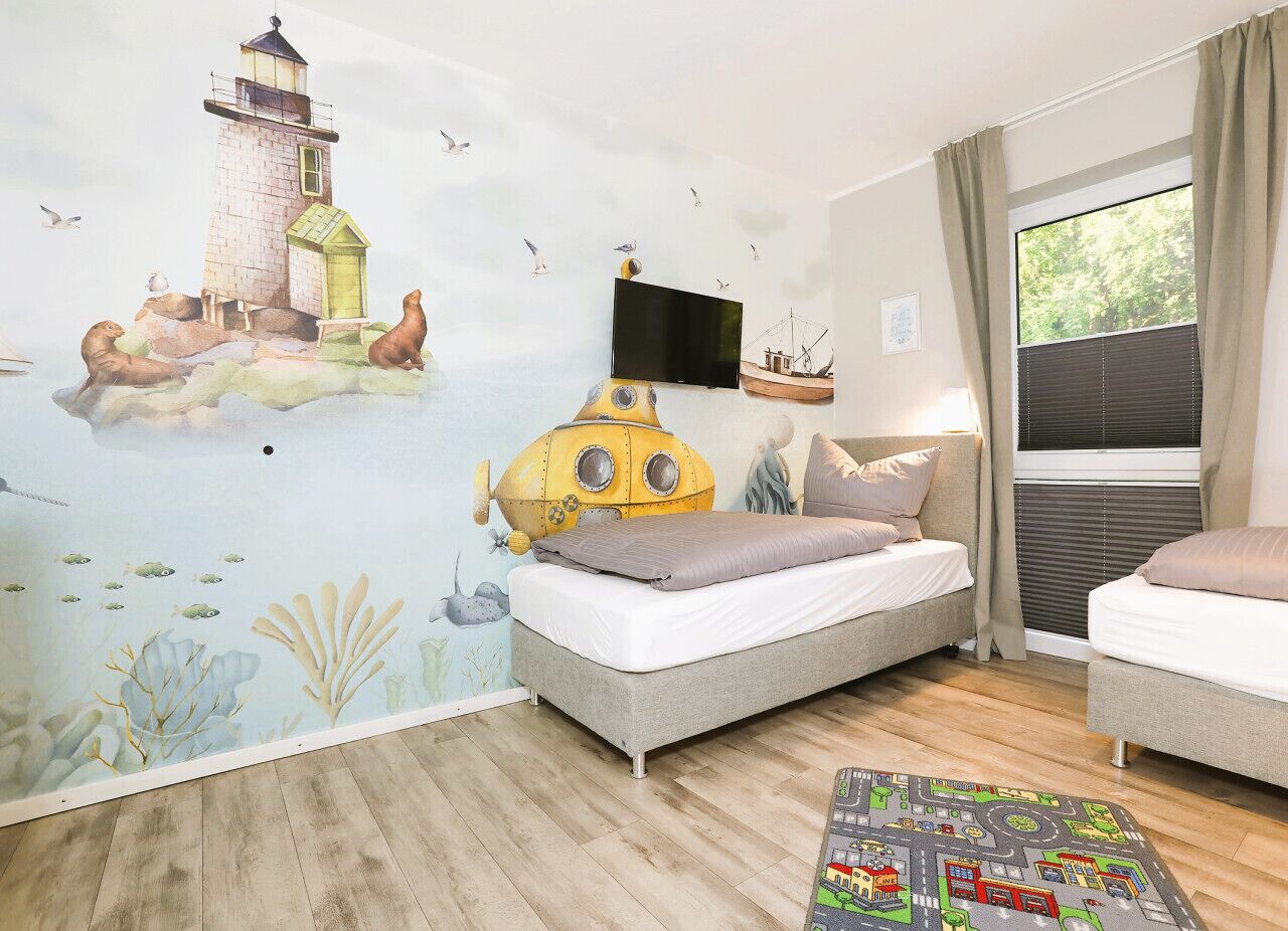 9 Schlafzimmer, Schreibtisch, Reisekinderbett, WLAN