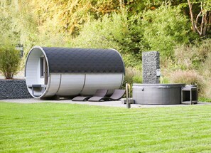 Property grounds - Villa Thormarcon, Plauer See, 20 guests, sauna+pool (Malchow)