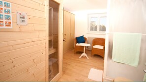 Spa - 145 m² directly on the "Bavarian Sea" with spectacular lake and mountain views (Chieming)