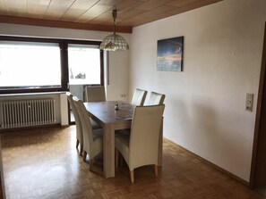 تناول الطعام