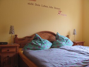 3 Schlafzimmer, Reisekinderbett, WLAN