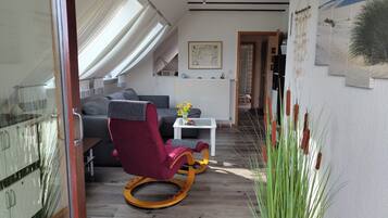 Fernseher, DVD-Player, Stereoanlage