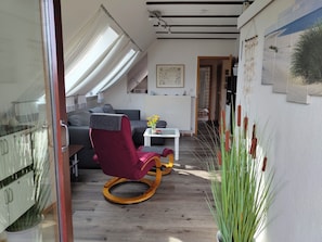 Fernseher, DVD-Player, Stereoanlage