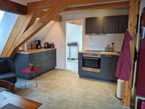 Refrigerador, horno, parrilla de estufa y lavavajillas 