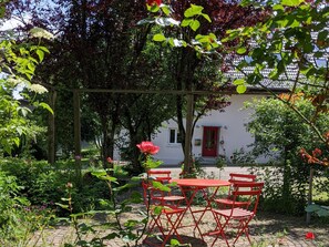 Outdoor dining - NEW - Wäschbach - large maisonette apartment in the romantic Happenmühle (Owingen)