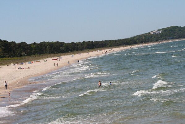 Beach - Friendly, modern apartment for up to four people in Sellin (Sellin)