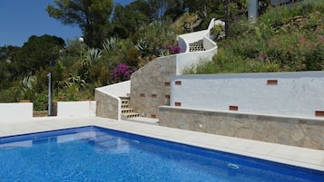 Piscine extérieure, piscine chauffée