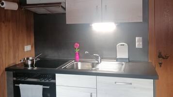 KylskÄp, ugn, spishÀll och diskmaskin