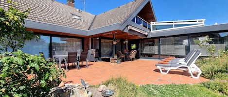 屋外ダイニングエリア