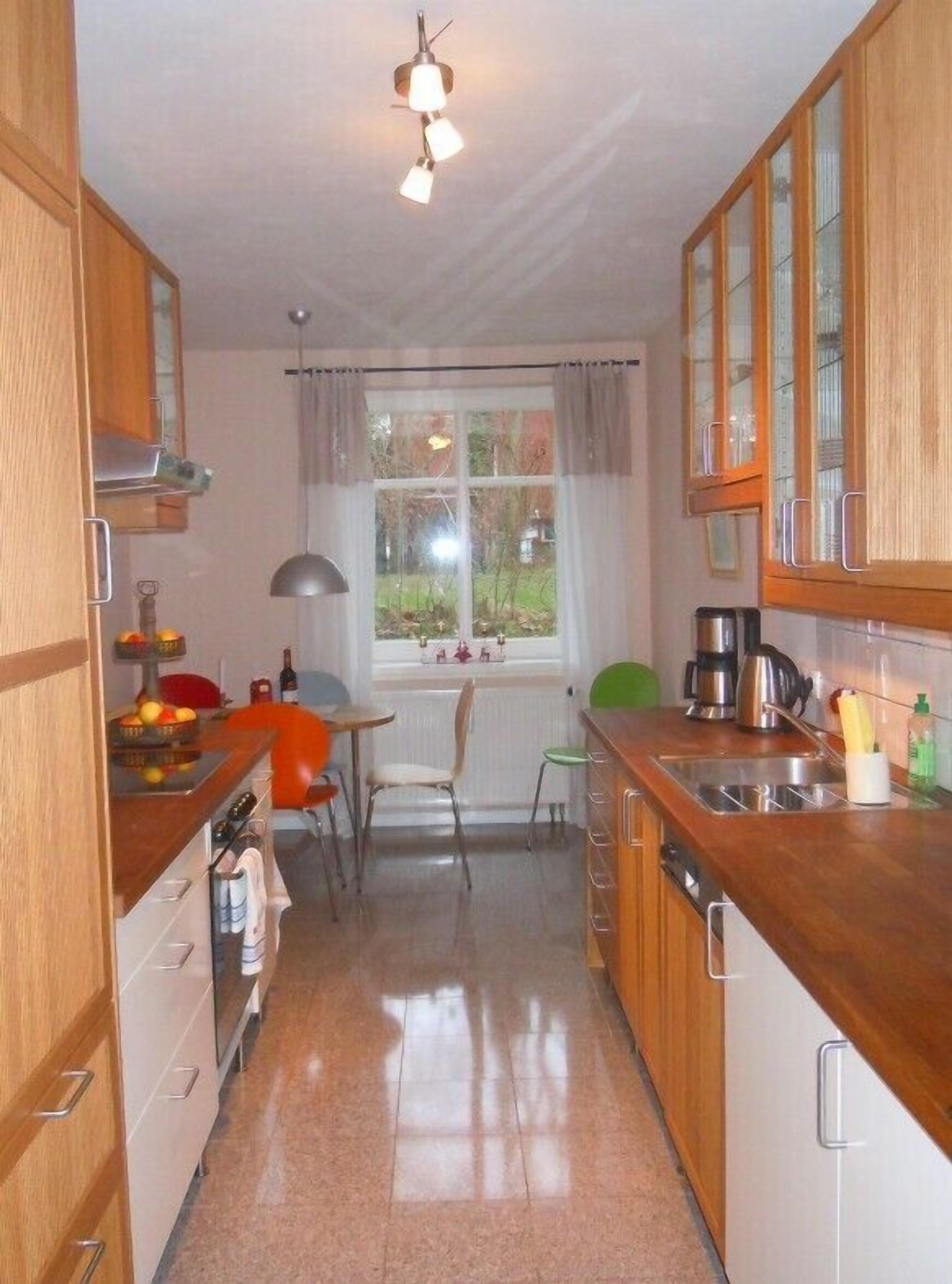 Charming garden floor apartment with 95m² in an old villa, 20 minutes to the main station./City