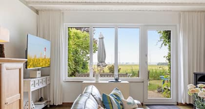 On the wildly romantic natural beach, enchanting view, cozy with stove, sauna