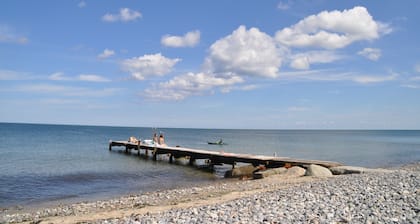 Playa natural salvajemente romántica, vista mágica, acogedora con horno, sauna