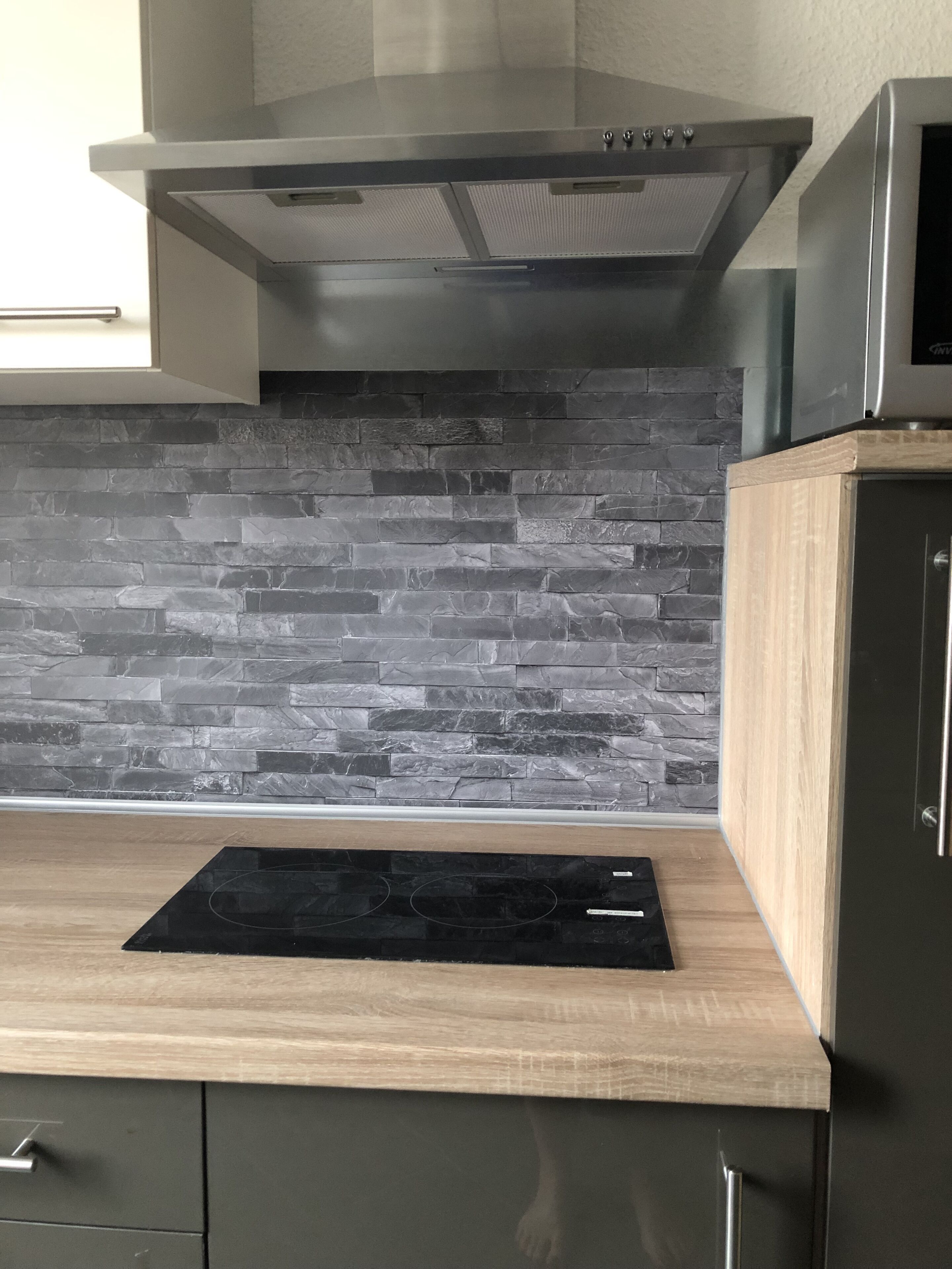 Kühlschrank, Mikrowelle, Herdplatte, Geschirrspüler