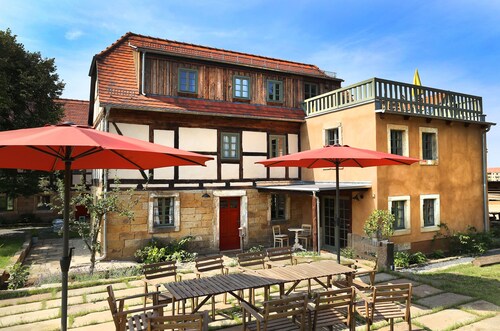 Exclusive 4-star holiday home for 8-12 people on historic Dreiseithof