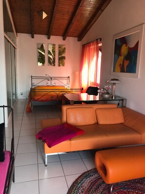 2 dormitorios, escritorio, tabla de planchar con plancha y wifi gratis