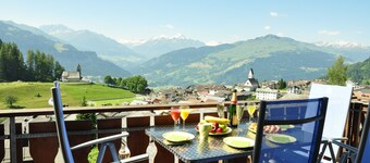 2.5 room roof apartment in Falera with stunning view, additional gallery