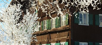 Lovingly modernized, exclusive apartment in a historic farmhouse