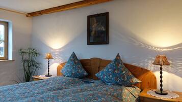 3 slaapkamers, een strijkplank/strijkijzer, reisbedje, gratis wifi