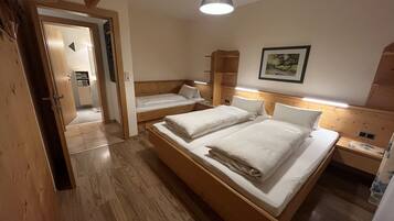 3 bedrooms, travel cot, free WiFi, bed sheets