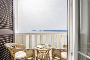 Interior - 3 m to the beach ...... (Mimice)